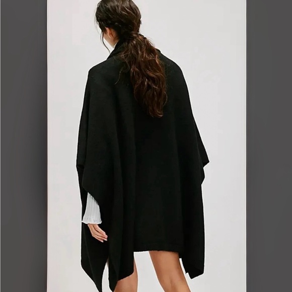 New FREE PEOPLE Ellie Scarf Wrap Duster | Black sweater scarf MSRP $128 OS - Picture 3 of 4